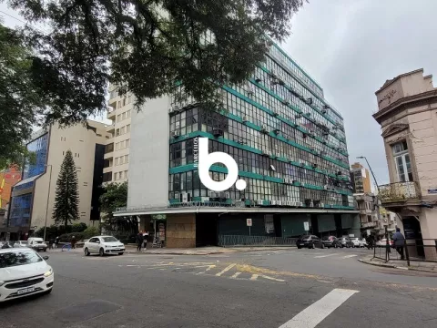 Box em frente ao Complexo Hospitar da Santa Casa.