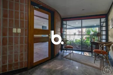 Cobertura Triplex com 266m², Solarium e 2 Boxes em Petrópolis